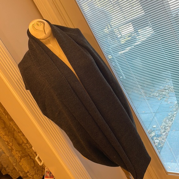 Lorna Jane Large Knit Infinity Scarf - Picture 2 of 12